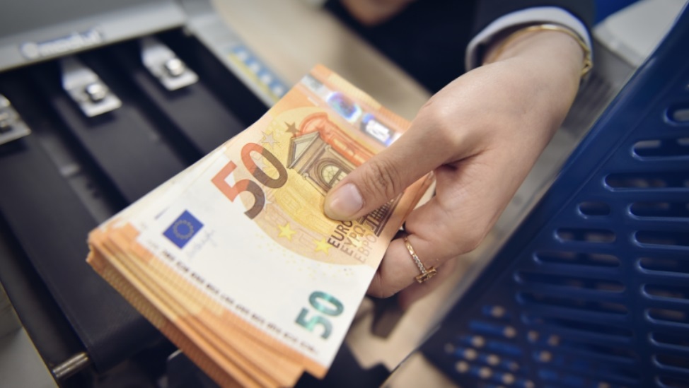 Aktivet ne valute te sektorit bankar prekin rekord te ri historik